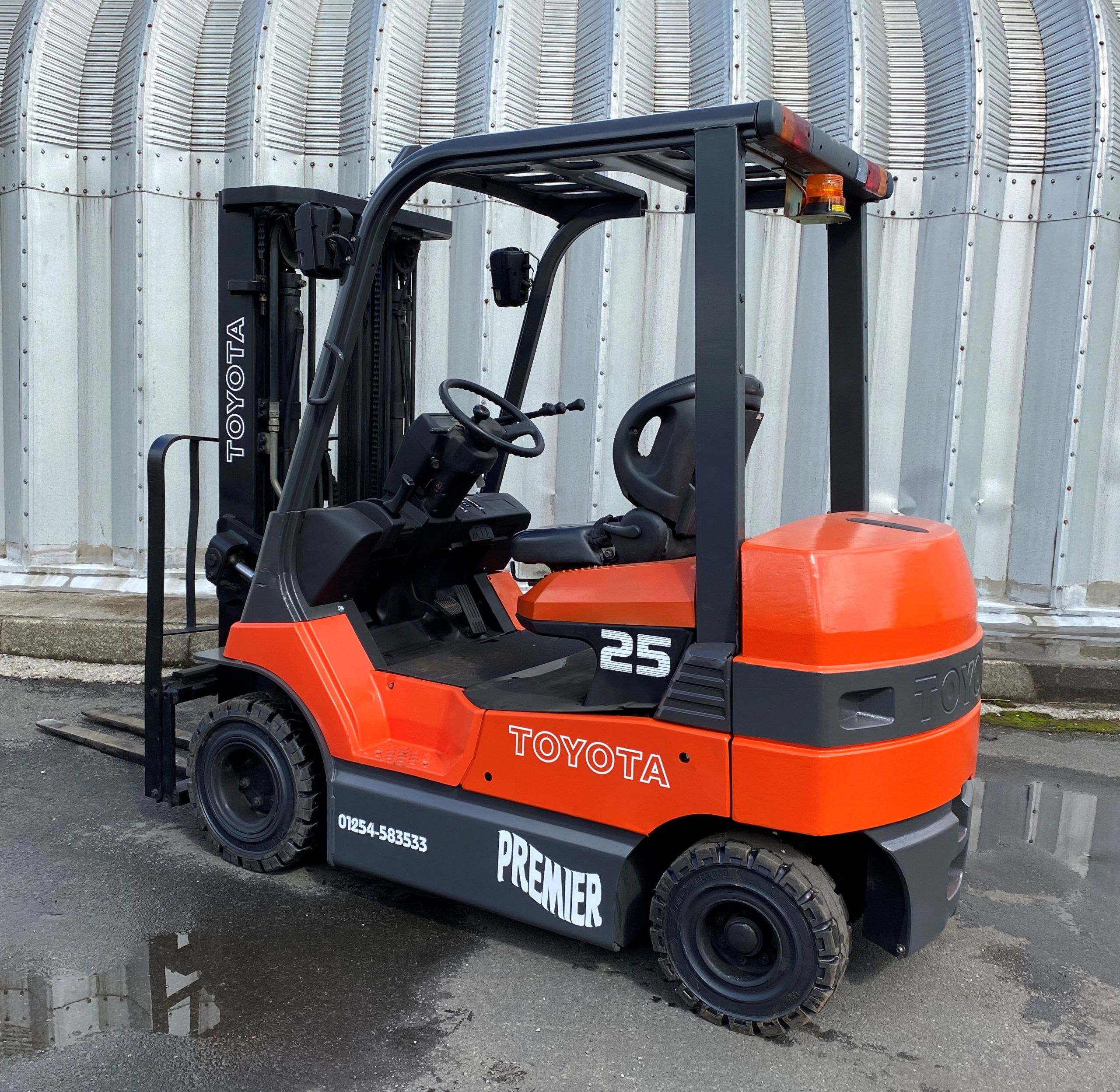 TOYOTA 7FB25 ELECTRIC Fork Lift (Copy) - | Premier Fork Lifts