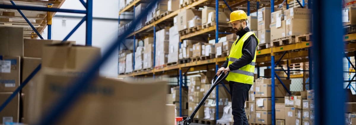 warehouse operative